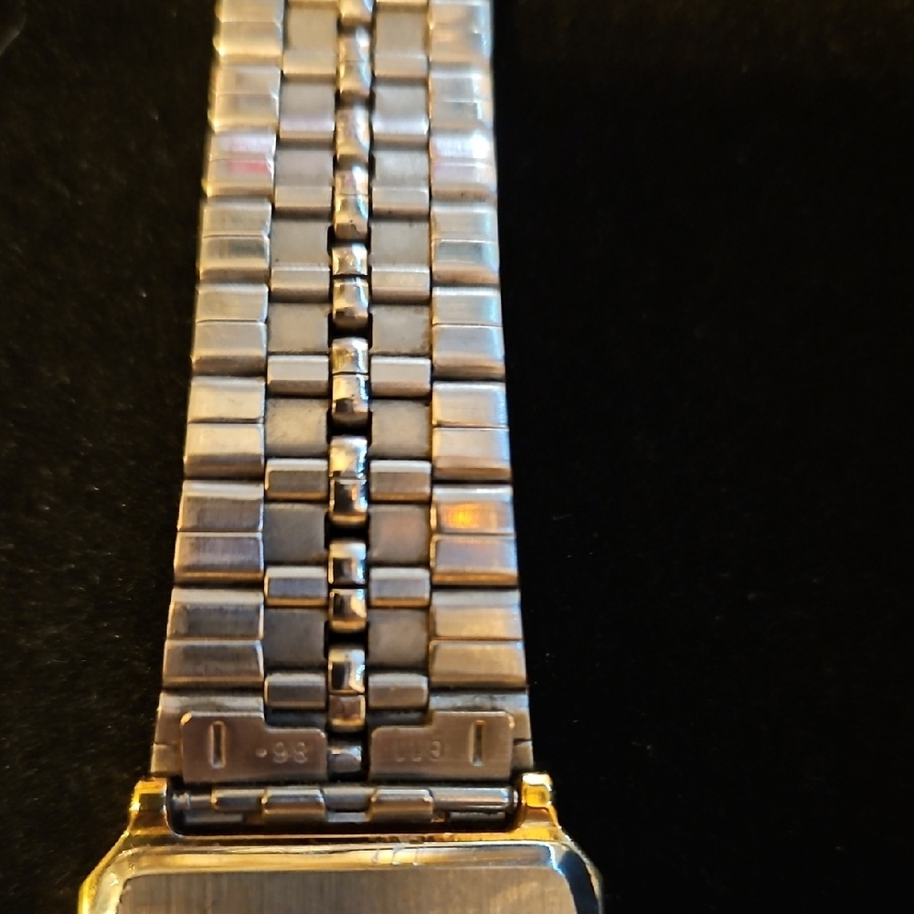 RARE Vintage Square Tank Watch - Picture 4 of 8